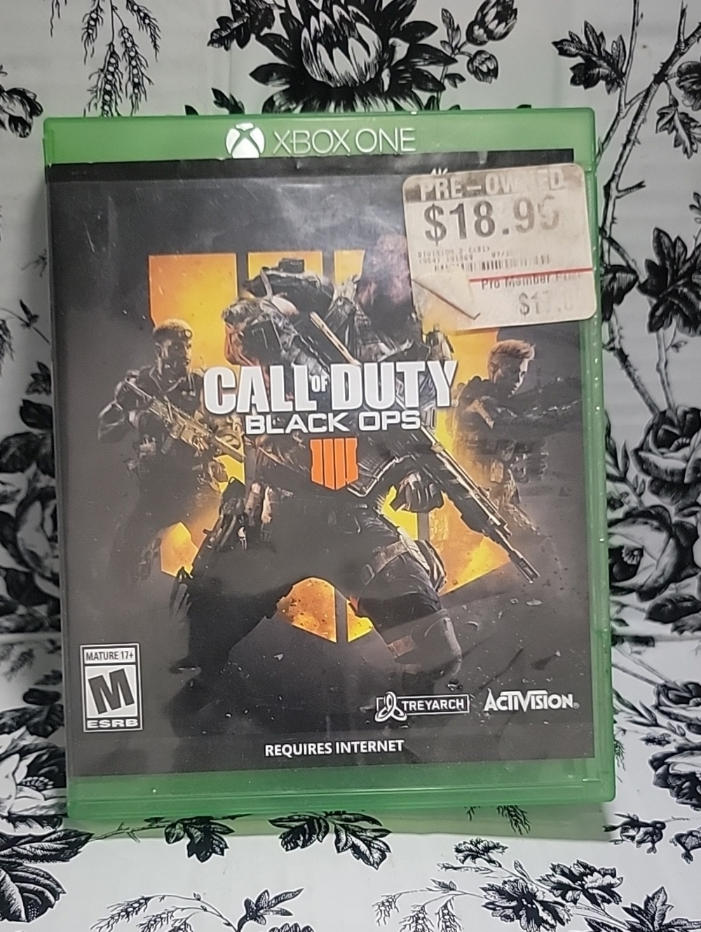 Call of Duty: Black Ops 4 for Xbox One - Black with Orange Artwork